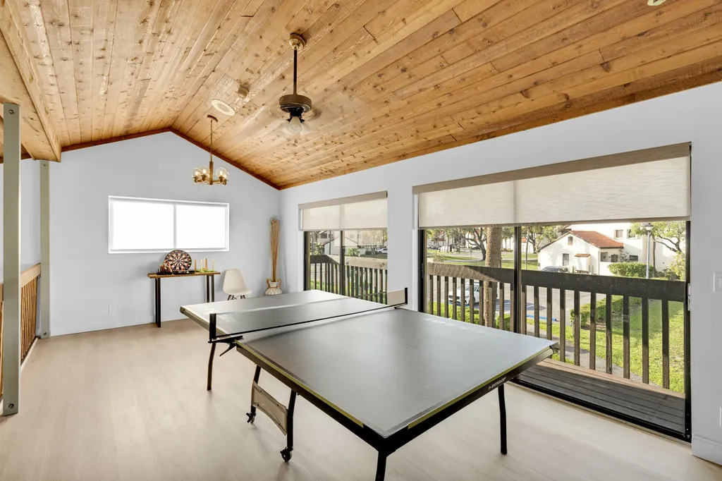 3 Vía De Casas Sur Boynton Beach FL 33426