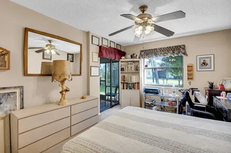 3 Vía De Casas Sur Boynton Beach FL 33426