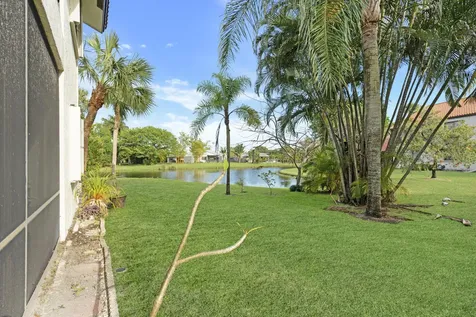 3 Vía De Casas Sur Boynton Beach FL 33426