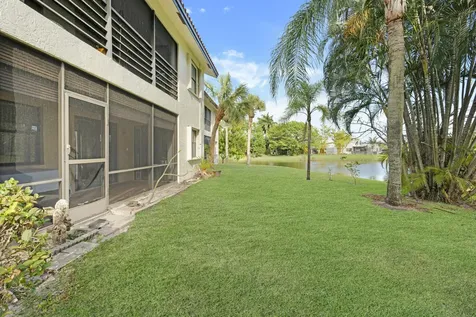 3 Vía De Casas Sur Boynton Beach FL 33426
