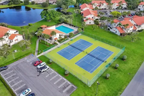 3 Vía De Casas Sur Boynton Beach FL 33426