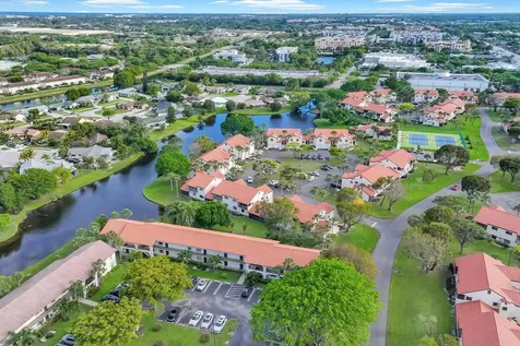 3 Vía De Casas Sur Boynton Beach FL 33426