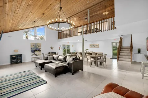 3 Vía De Casas Sur Boynton Beach FL 33426