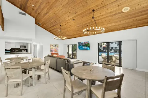 3 Vía De Casas Sur Boynton Beach FL 33426