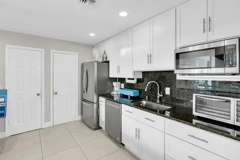 3 Vía De Casas Sur Boynton Beach FL 33426