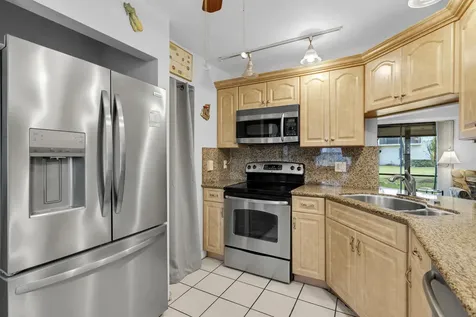 3 Vía De Casas Sur Boynton Beach FL 33426