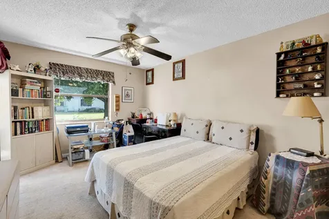 3 Vía De Casas Sur Boynton Beach FL 33426