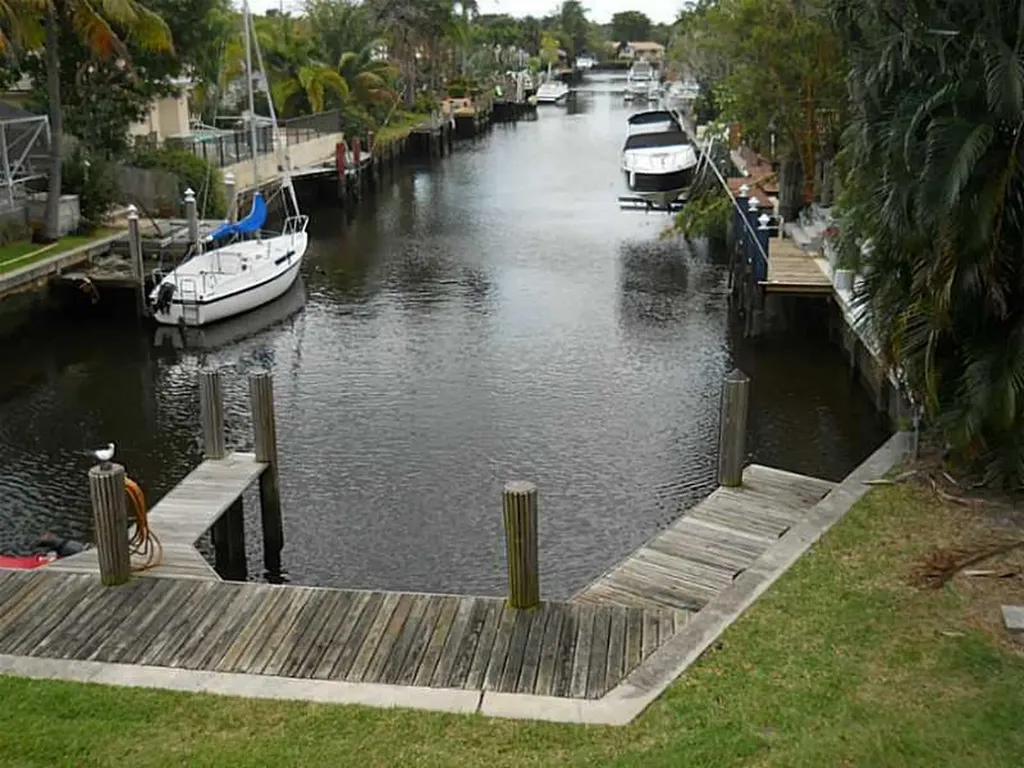 520 SW 15th Street Pompano Beach FL 33060