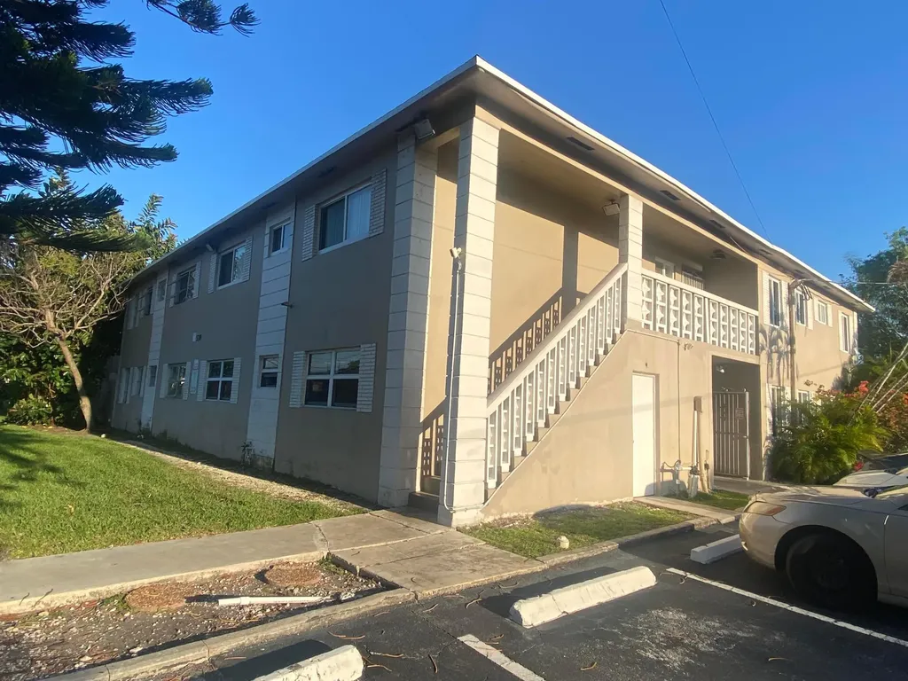 520 SW 15th Street Pompano Beach FL 33060