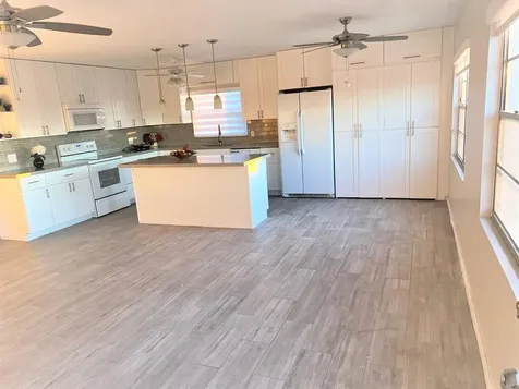1401 SW 135th Terrace Pembroke Pines FL 33027
