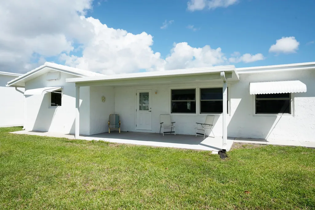 2028 SW 19th Avenue Boynton Beach FL 33426