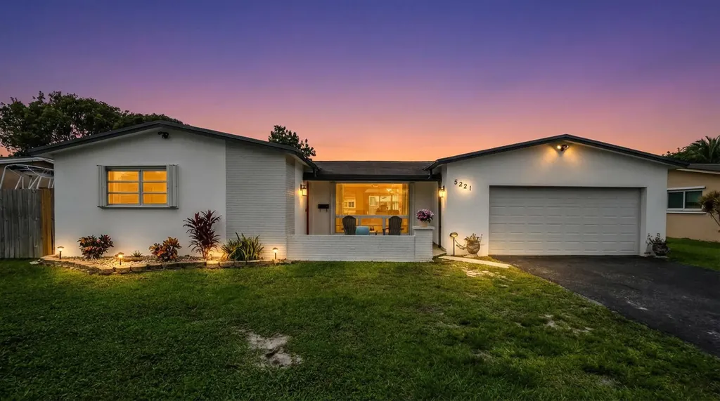 5221 SW 89th Avenue Cooper City FL 33328
