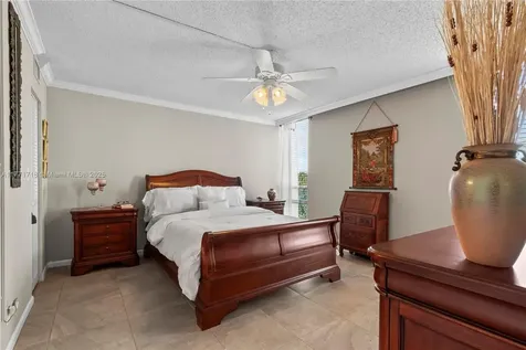 4800 Bayview Drive Fort Lauderdale FL 33308