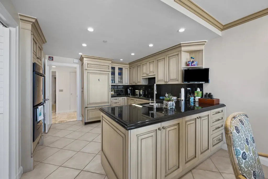 2580 S Ocean Boulevard Palm Beach FL 33480