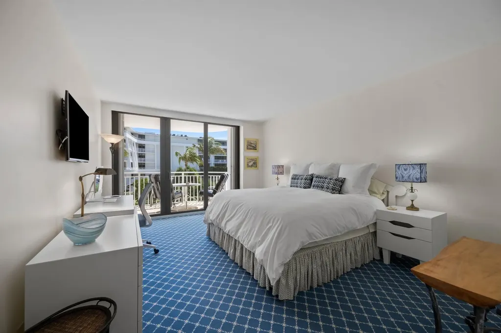 2580 S Ocean Boulevard Palm Beach FL 33480
