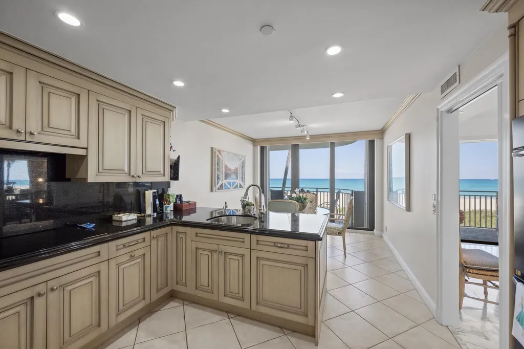 2580 S Ocean Boulevard Palm Beach FL 33480
