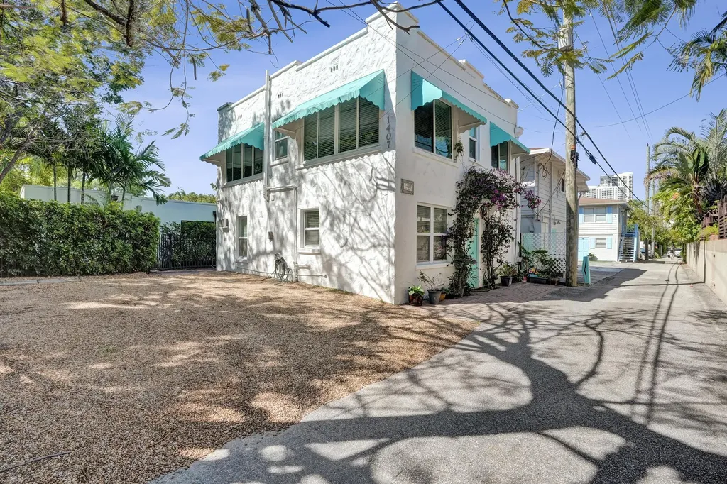 1407 SE 2nd Street Fort Lauderdale FL 33301