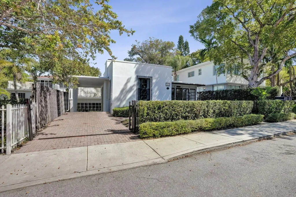 1407 SE 2nd Street Fort Lauderdale FL 33301