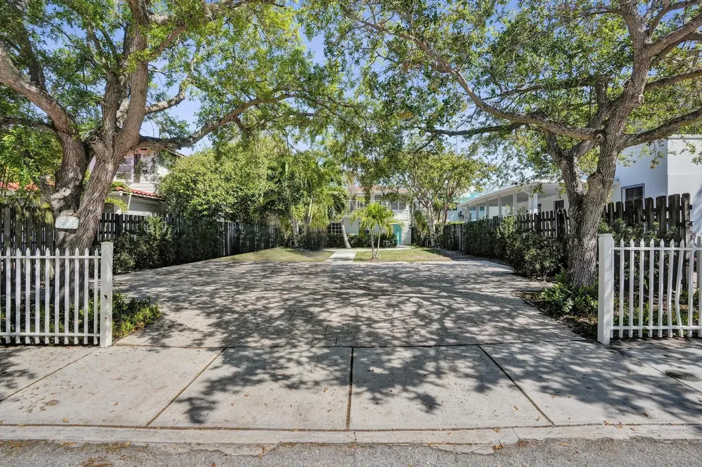 1407 SE 2nd Street Fort Lauderdale FL 33301