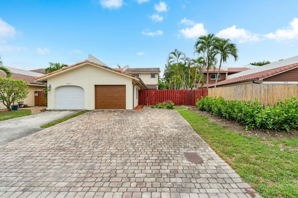 2530 NE 9th Street Fort Lauderdale FL 33304
