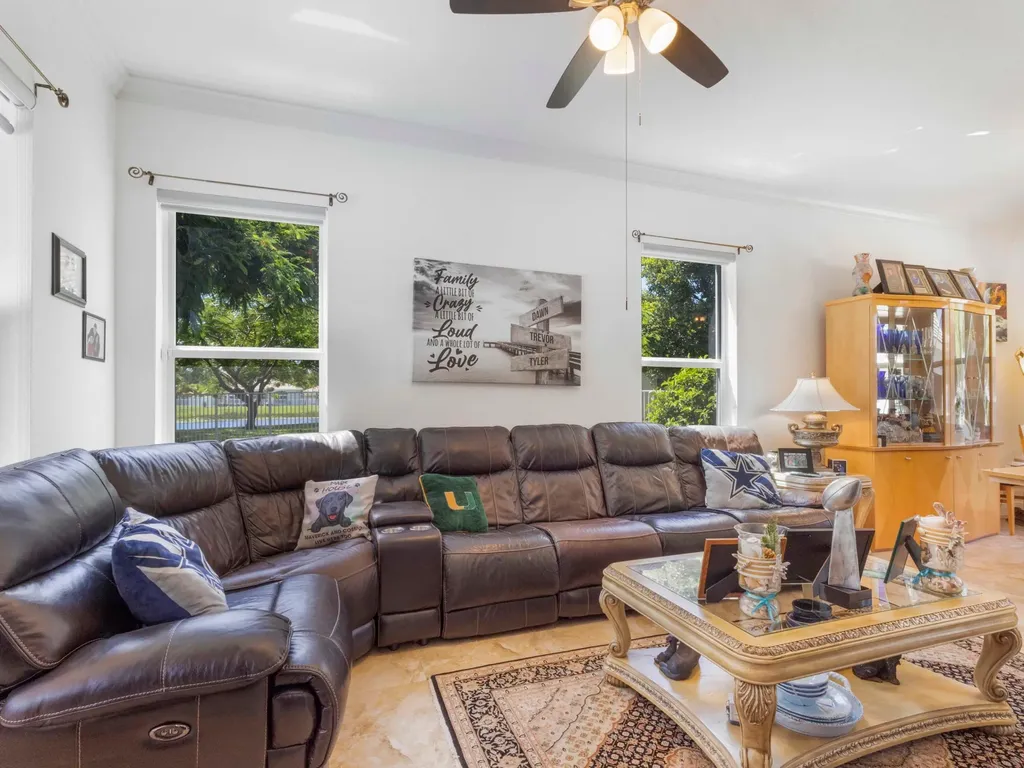 6025 Indian Forest Circle Lake Worth FL 33463