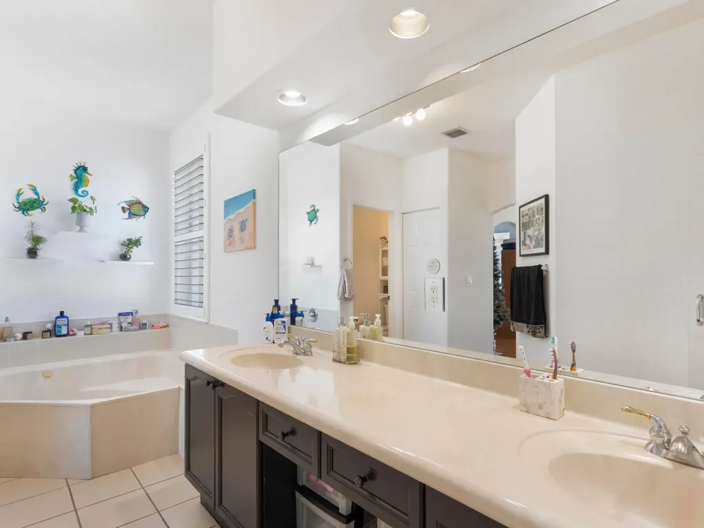 6025 Indian Forest Circle Lake Worth FL 33463