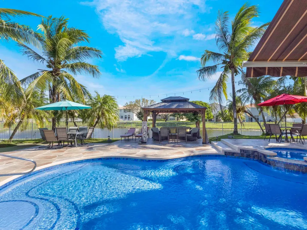 6025 Indian Forest Circle Lake Worth FL 33463
