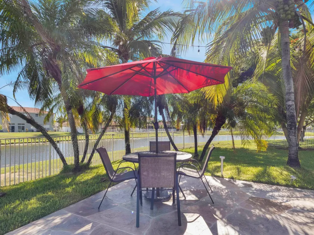 6025 Indian Forest Circle Lake Worth FL 33463