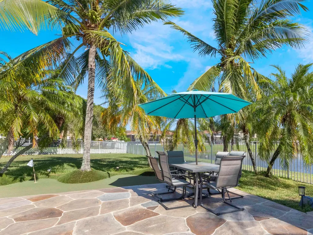 6025 Indian Forest Circle Lake Worth FL 33463