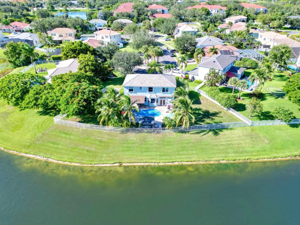 6025 Indian Forest Circle Lake Worth FL 33463