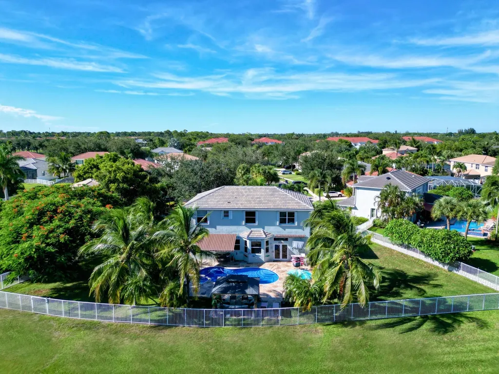 6025 Indian Forest Circle Lake Worth FL 33463