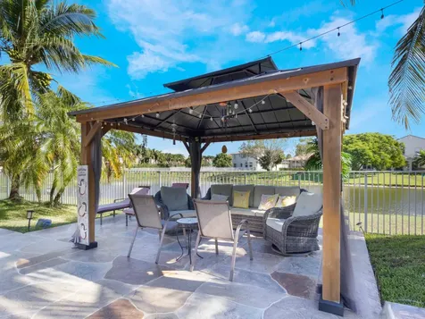 6025 Indian Forest Circle Lake Worth FL 33463