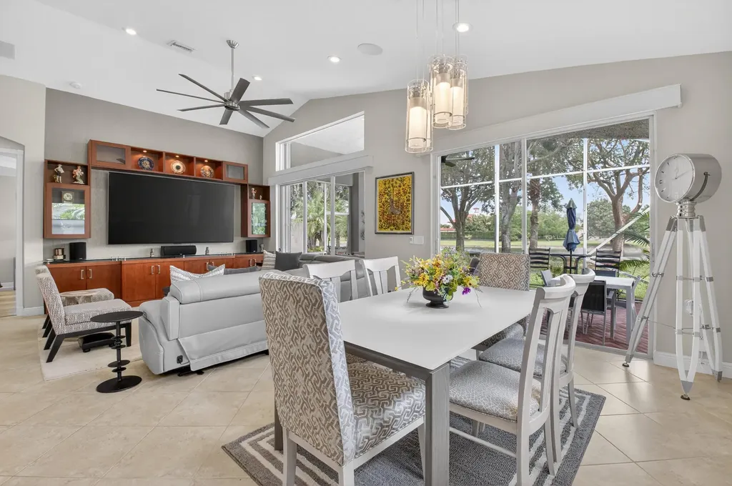 8647 Via Avellino Lake Worth FL 33467