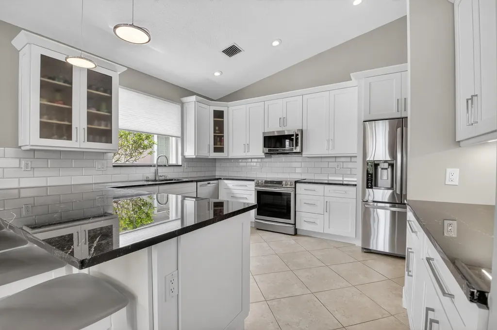 8647 Via Avellino Lake Worth FL 33467