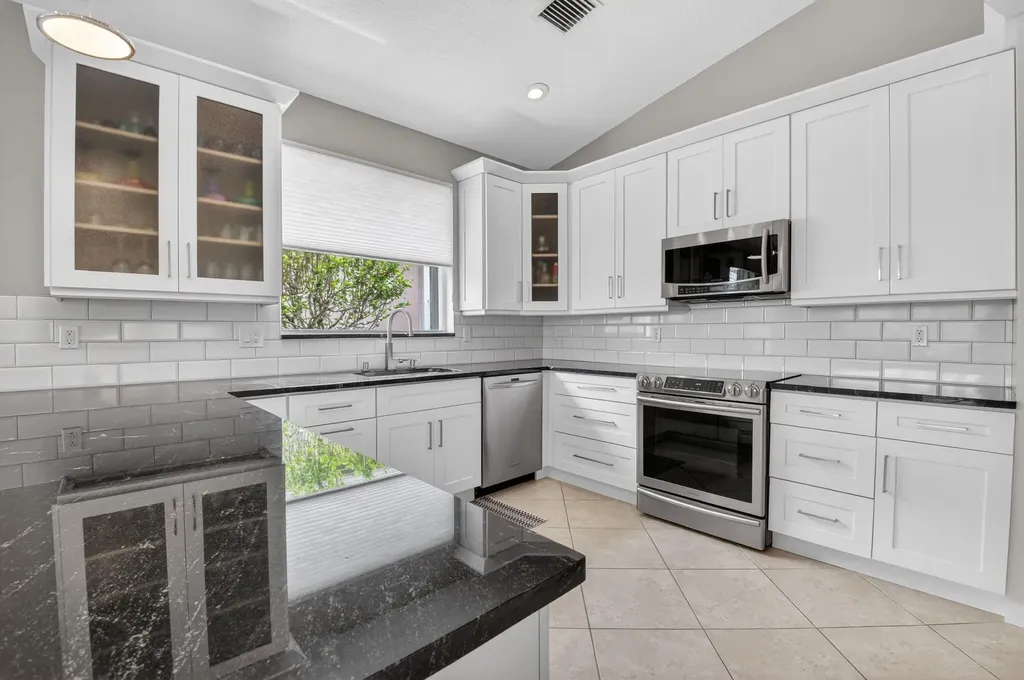 8647 Via Avellino Lake Worth FL 33467
