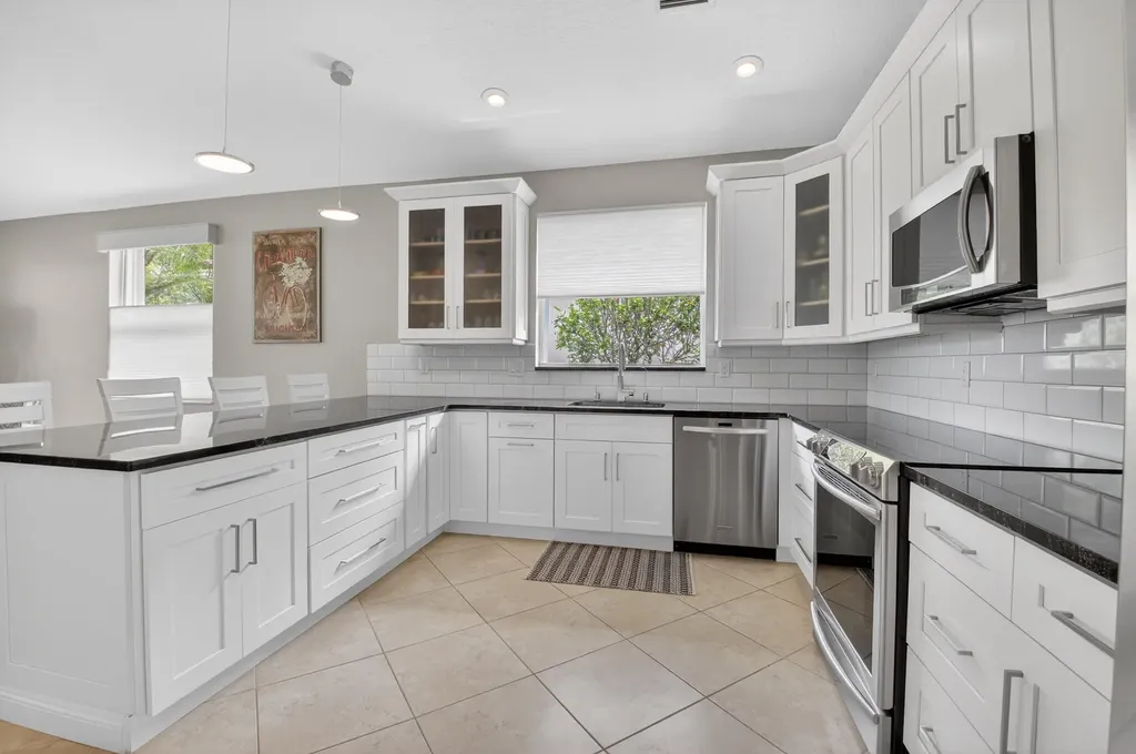 8647 Via Avellino Lake Worth FL 33467