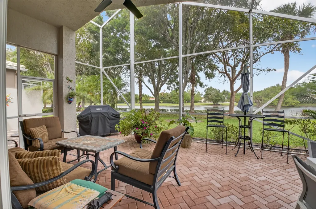8647 Via Avellino Lake Worth FL 33467