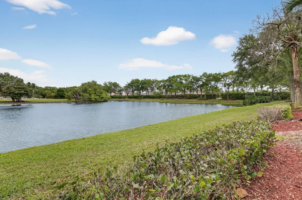 8647 Via Avellino Lake Worth FL 33467