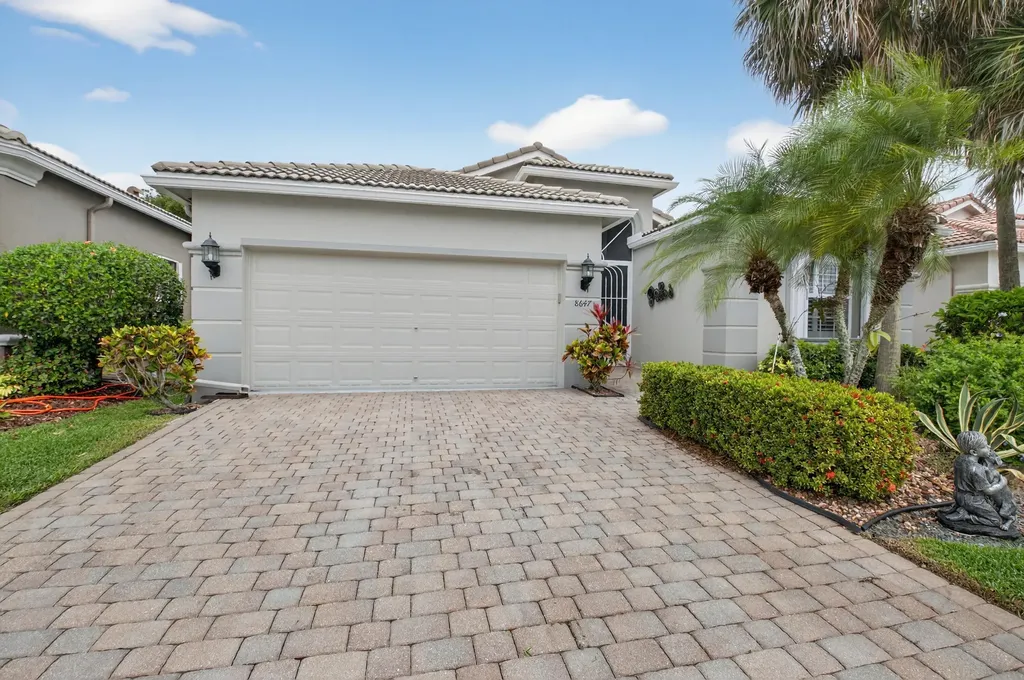 8647 Via Avellino Lake Worth FL 33467