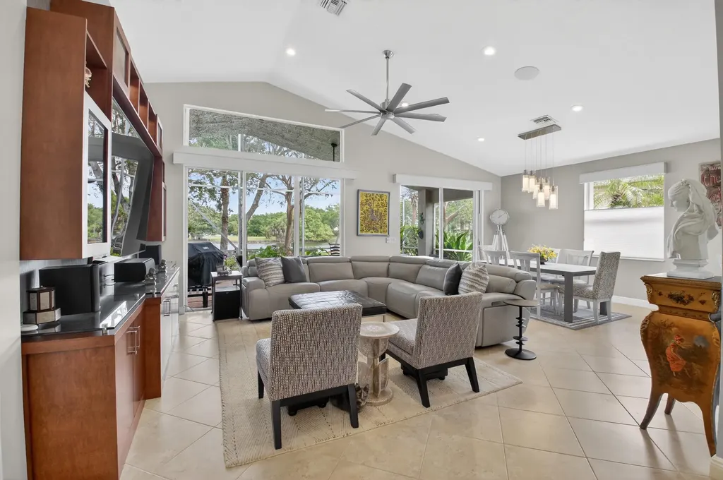 8647 Via Avellino Lake Worth FL 33467