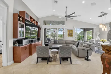 8647 Via Avellino Lake Worth FL 33467