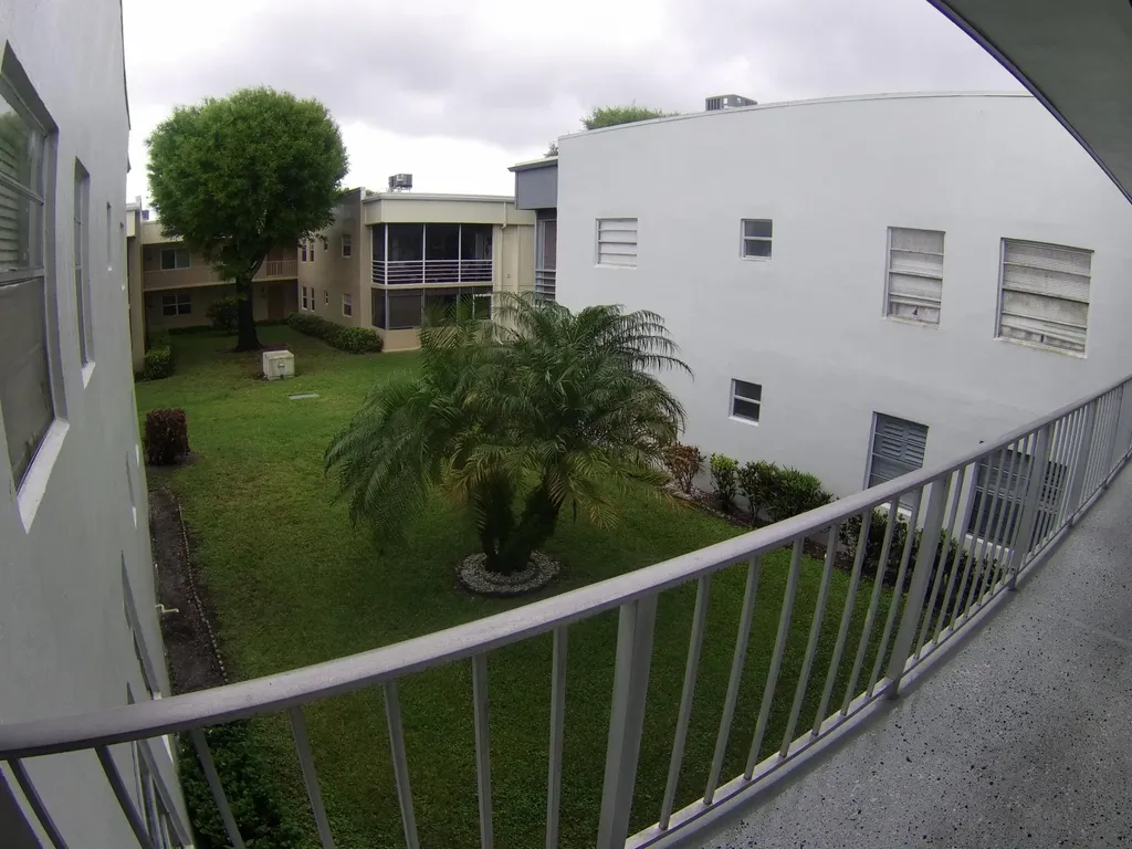 556 Capri L Delray Beach FL 33484