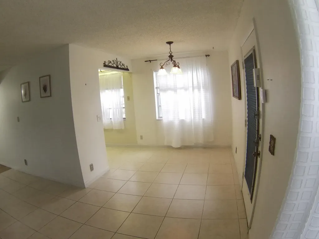 556 Capri L Delray Beach FL 33484