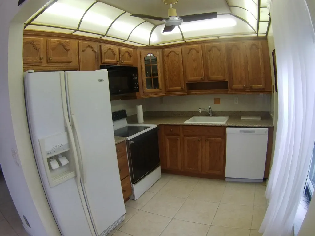 556 Capri L Delray Beach FL 33484