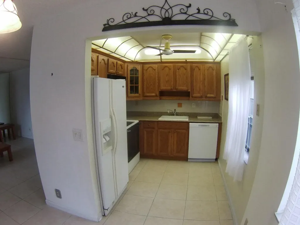 556 Capri L Delray Beach FL 33484