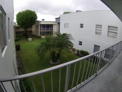 556 Capri L Delray Beach FL 33484