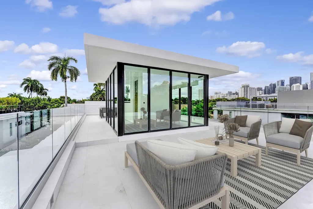 2130 S Miami Avenue Miami FL 33129