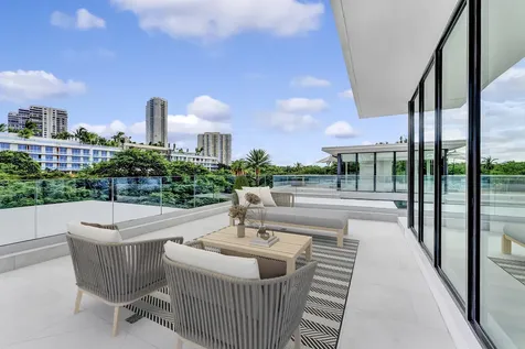 2130 S Miami Avenue Miami FL 33129