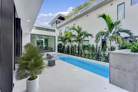 2130 S Miami Avenue Miami FL 33129