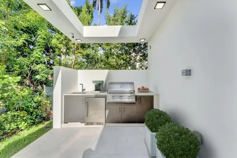 2130 S Miami Avenue Miami FL 33129